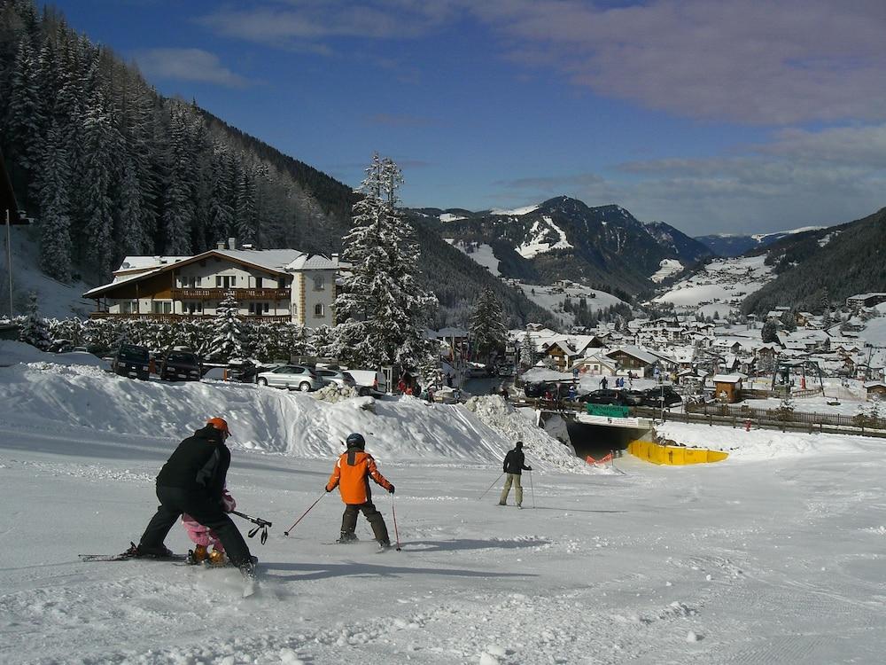 Hotel Continental Dolomites Sëlva di Val Gardena Eksteriør billede