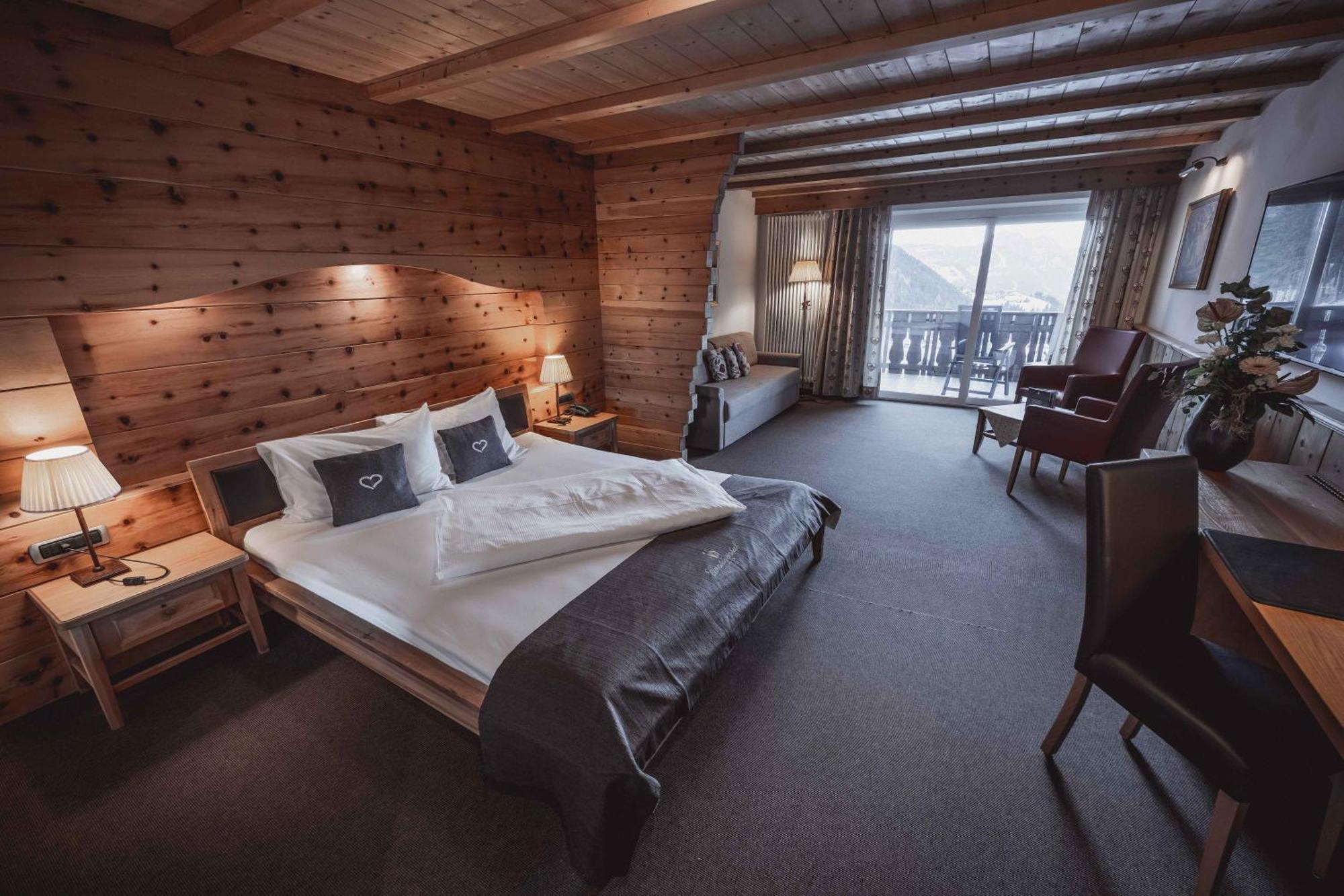 Hotel Continental Dolomites Sëlva di Val Gardena Eksteriør billede