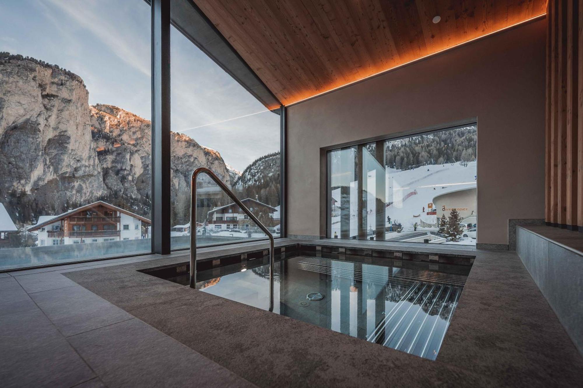 Hotel Continental Dolomites Sëlva di Val Gardena Eksteriør billede