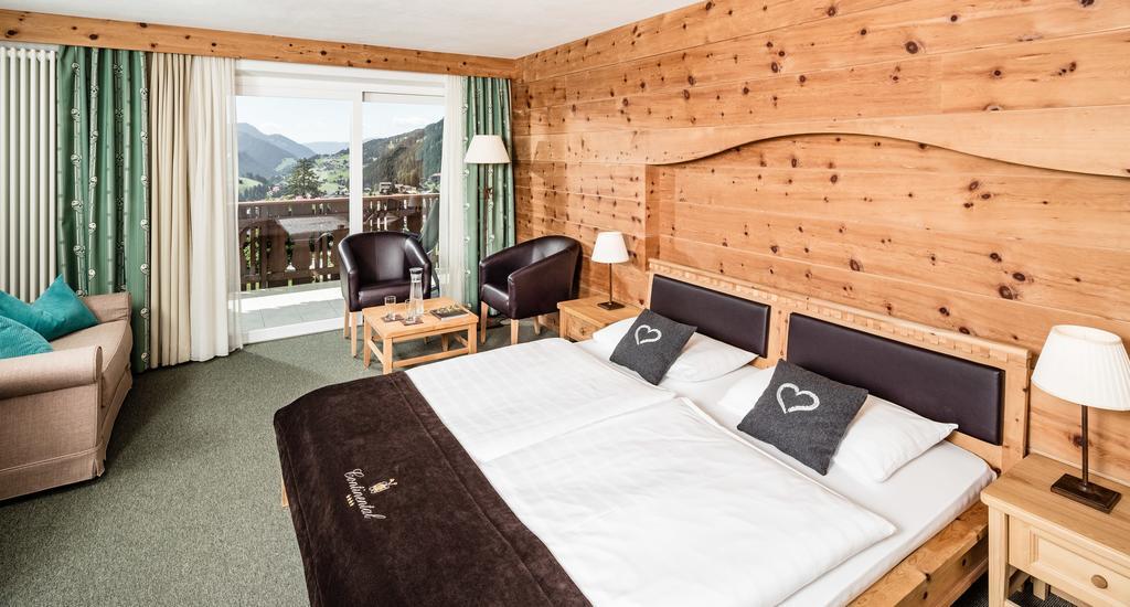 Hotel Continental Dolomites Sëlva di Val Gardena Eksteriør billede